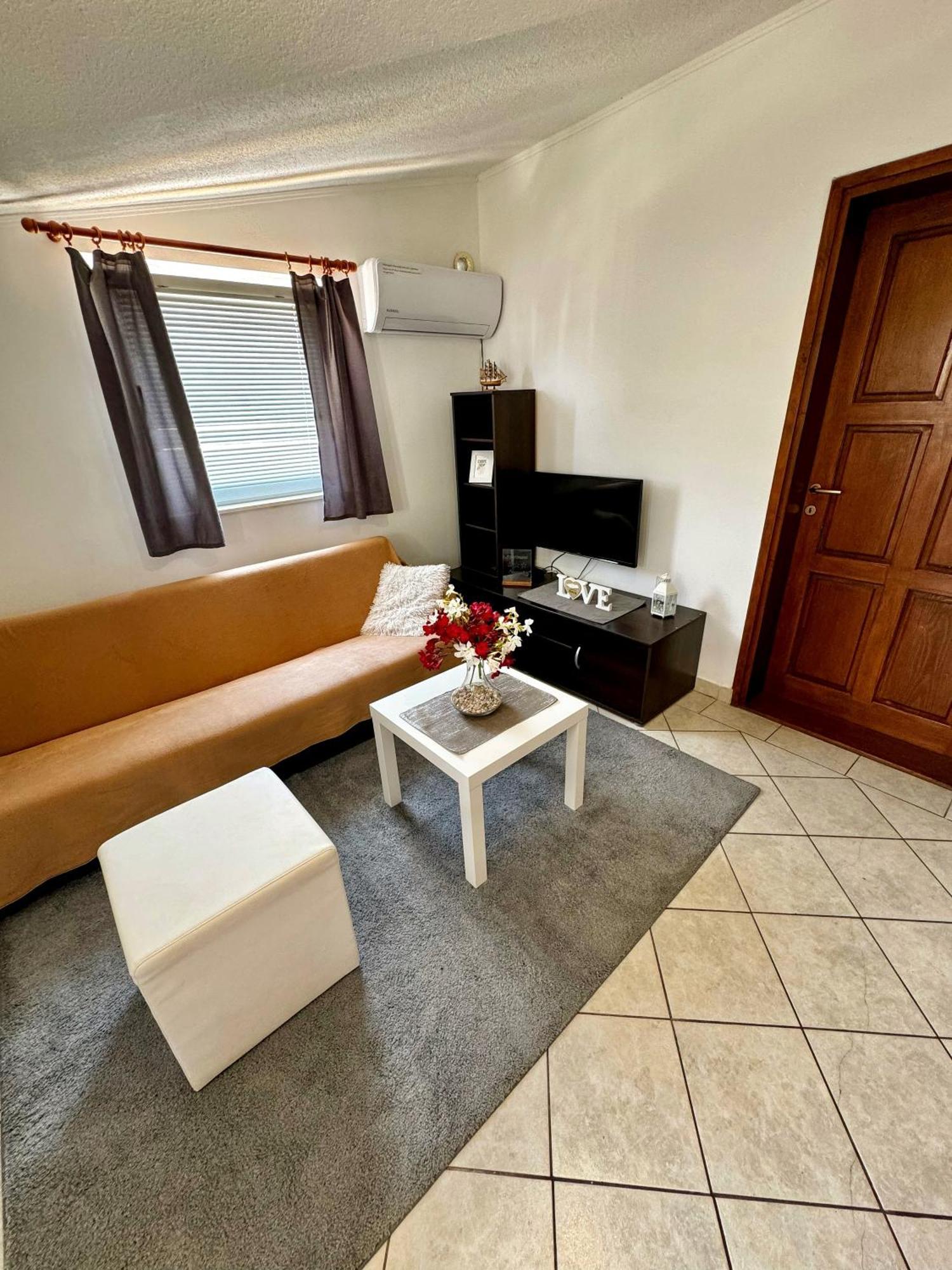 Apartmani Cvangic Vir Exterior foto