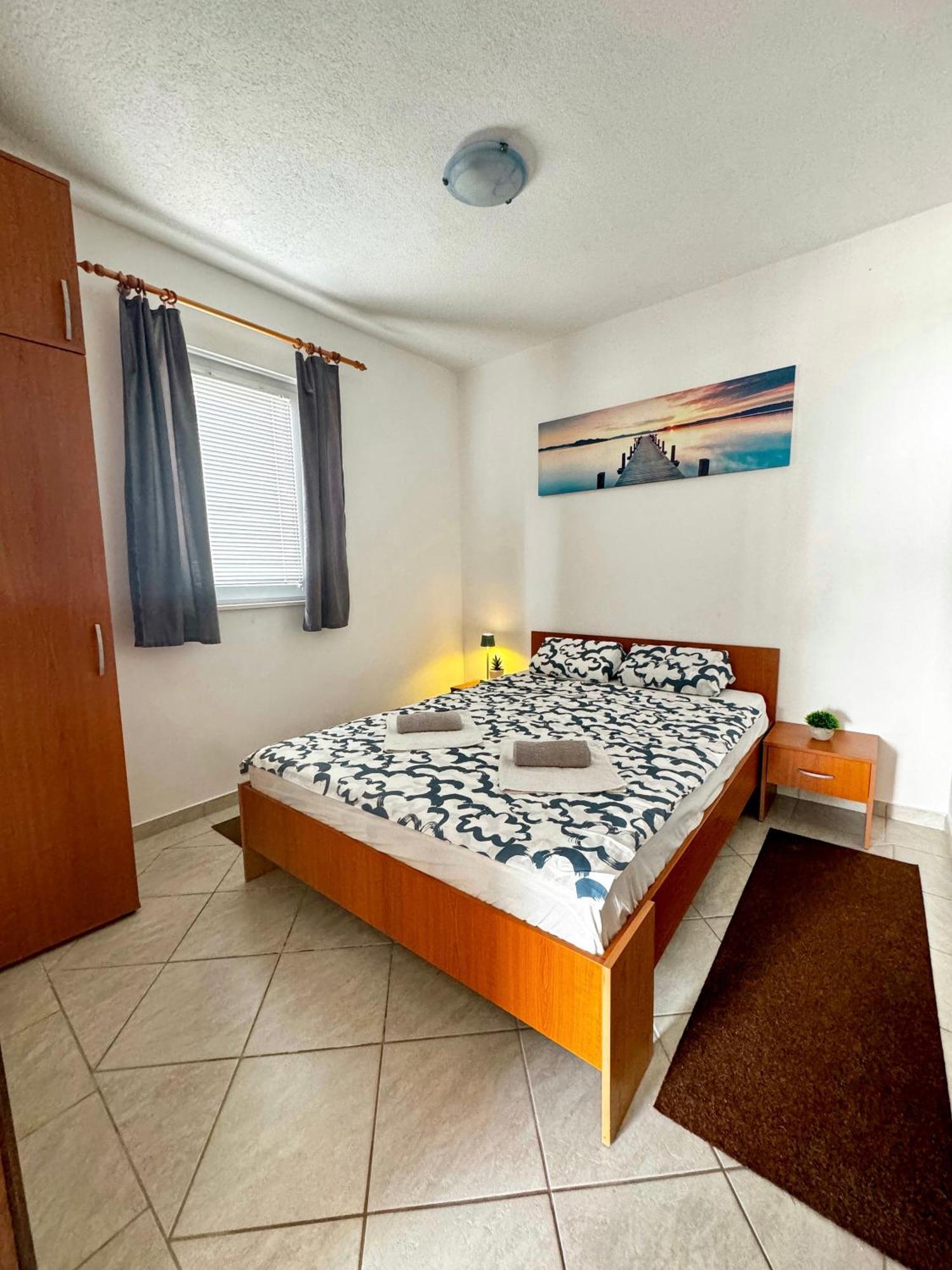 Apartmani Cvangic Vir Exterior foto